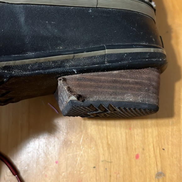 Sorel Hiking Boots, Size 8 - Picture 5 of 8